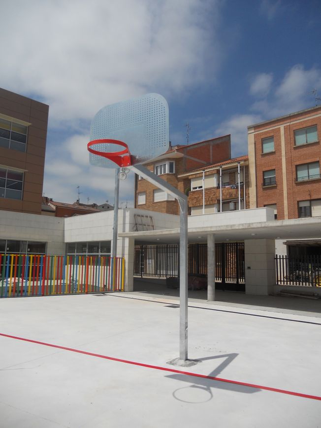 Decan Sports Equipment S.L. Fixed basketball goal